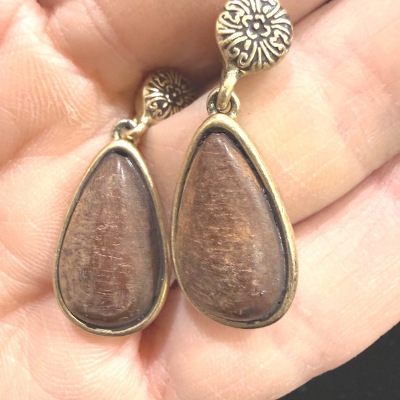 Lauren Conrad Gold Tone Wood Teardrop Drop Earrings Filigree Stud Boho LC - Picture 5 of 5